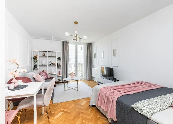 Superapart Dyminska 6 アパート